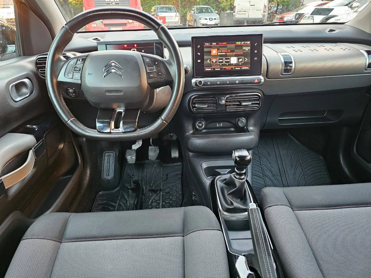 Citroen C4 Cactus 2018 бензин механика 7