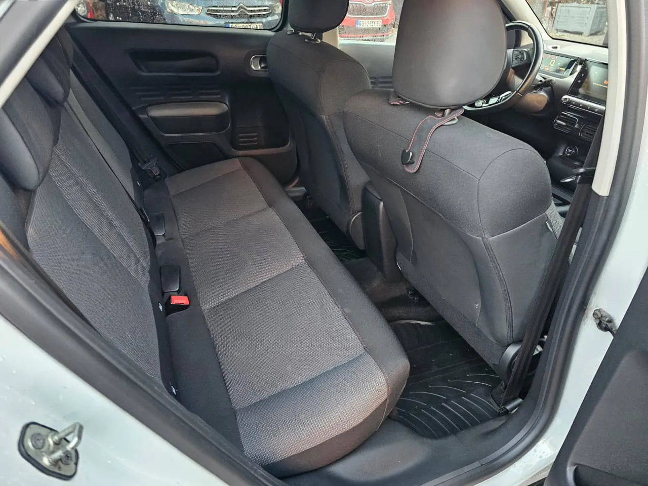 Citroen C4 Cactus 2018 бензин механика 6