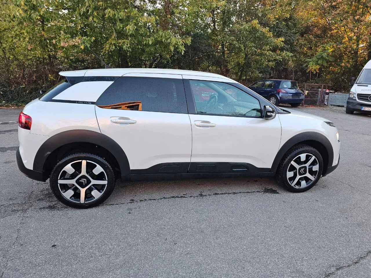 Citroen C4 Cactus 2018 бензин механика 4