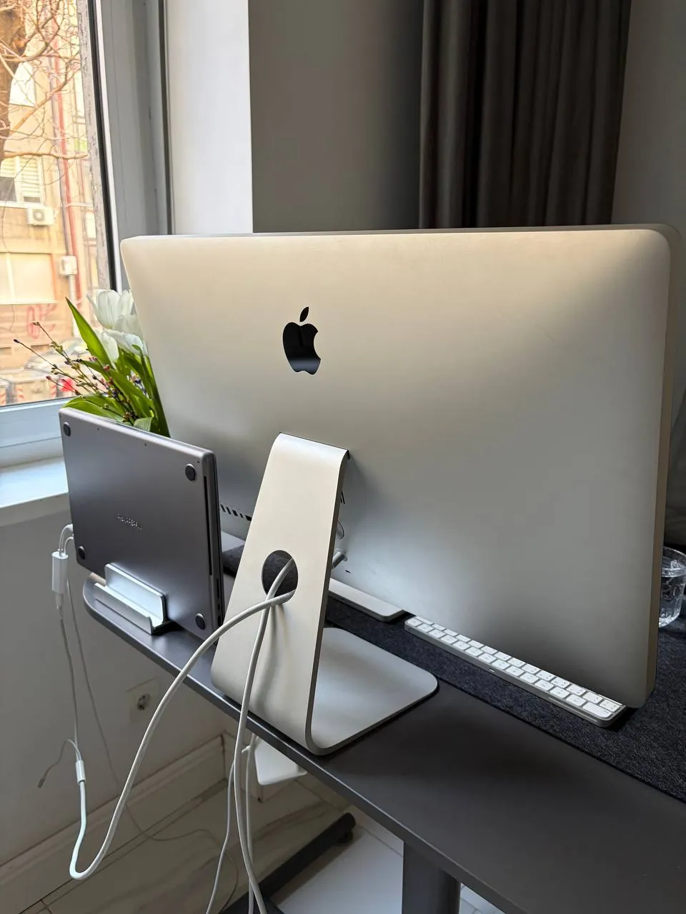 Монитор Apple Thunderbolt Display с переходником 2