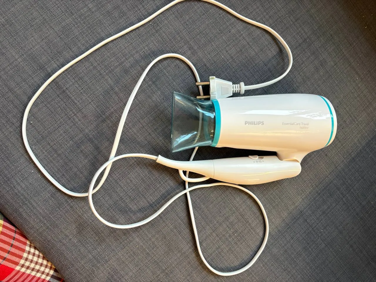 Складной дорожный фен Philips Essential Care 2