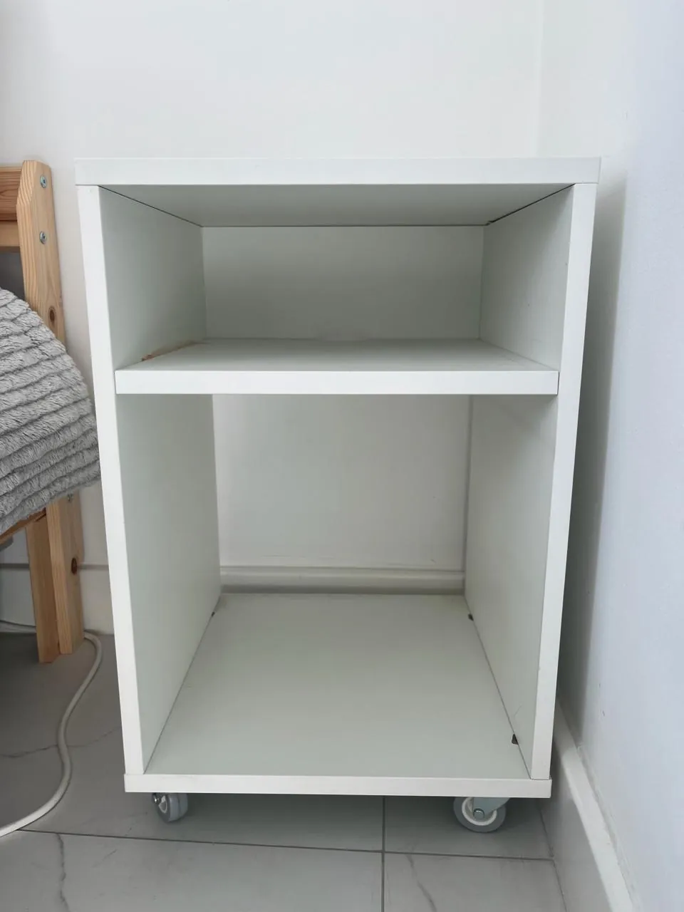 Тумбочка IKEA VIHALS Врачар 1