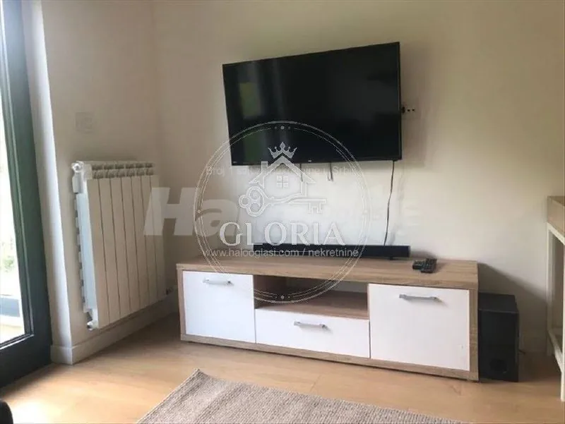 Студия 28 м² в Нови Белграде Блок 65 3