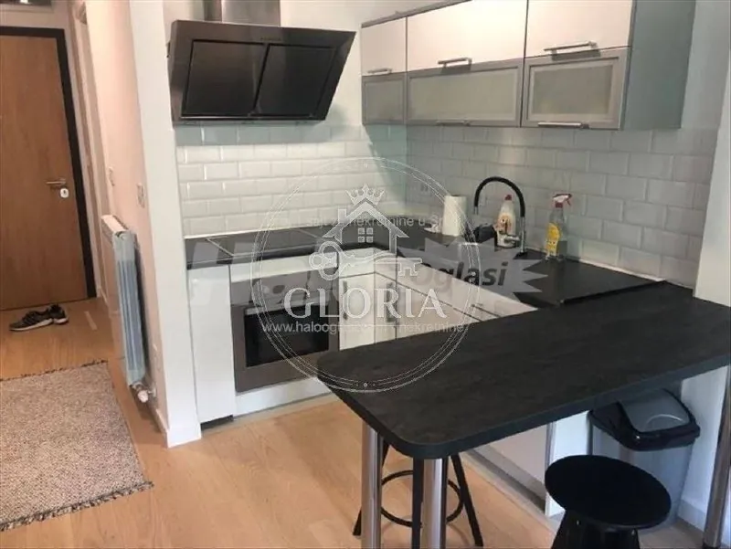Студия 28 м² в Нови Белграде Блок 65 1
