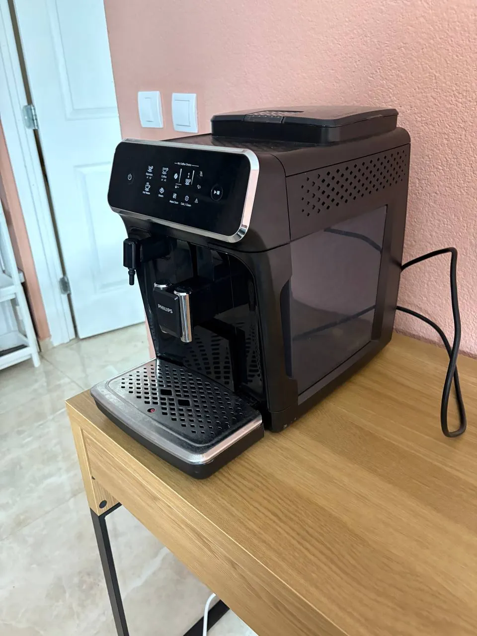 Кофемашина DeLonghi с кофемолкой обслуженная Белград 1