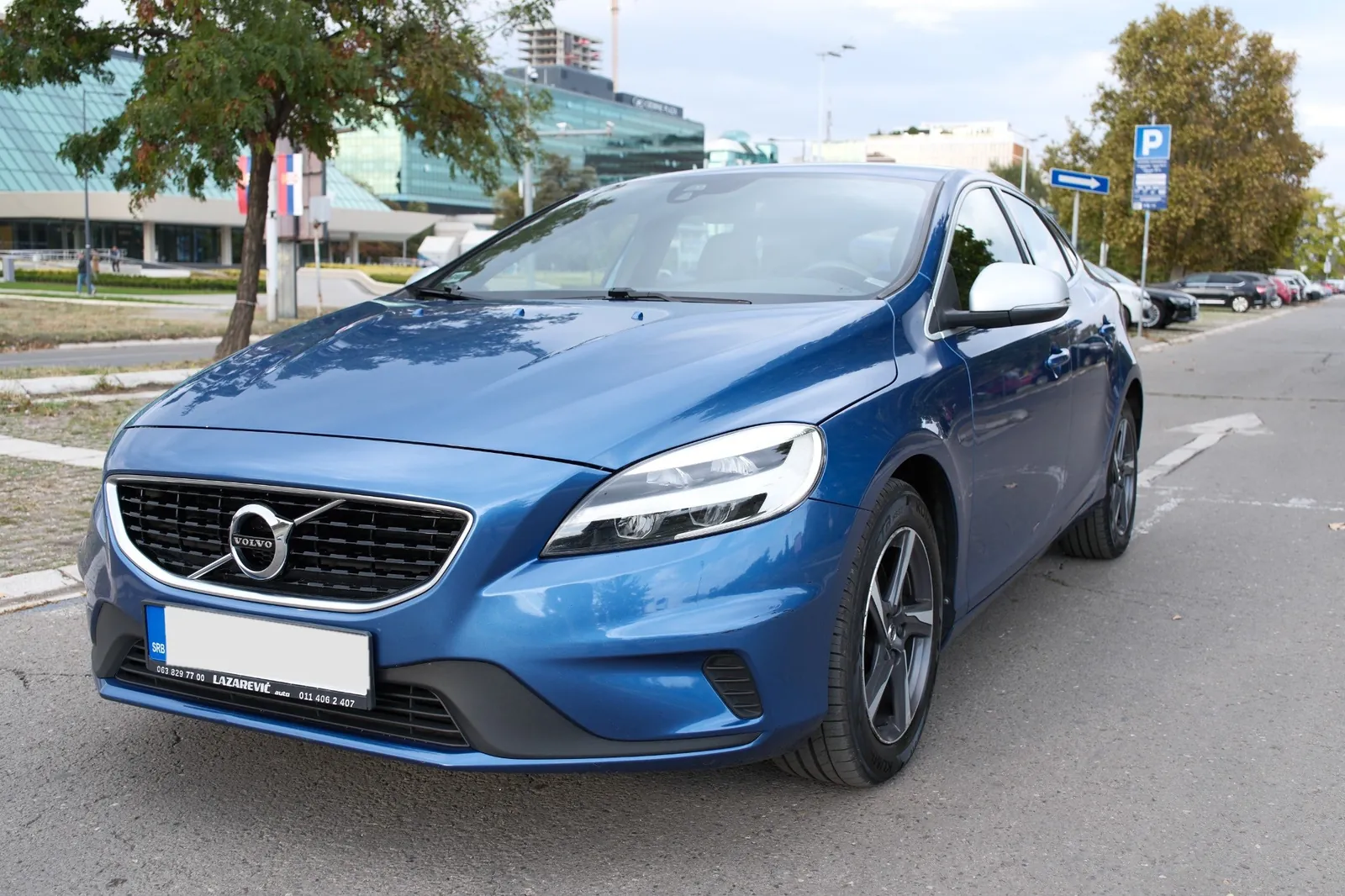 Volvo V40 D3 R-Design 2018 дизель автомат 1