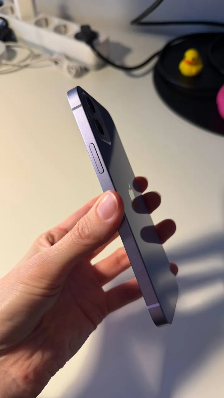 IPhone 12 64 ГБ с дефектом динамика 3