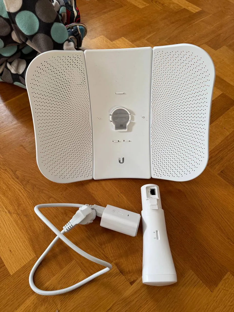 Антенна LiteBeam 5AC новая, 2 штуки 1