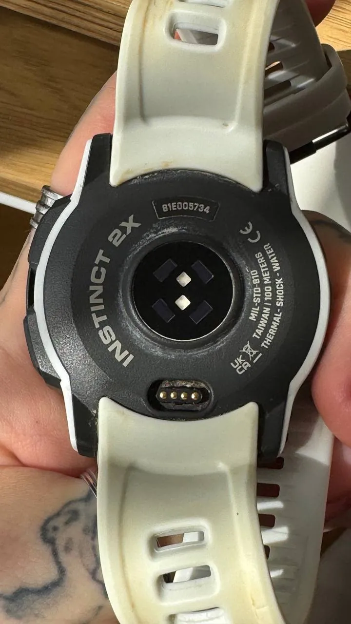 Спортивные смарт-часы Garmin Instinct 2x Solar 4
