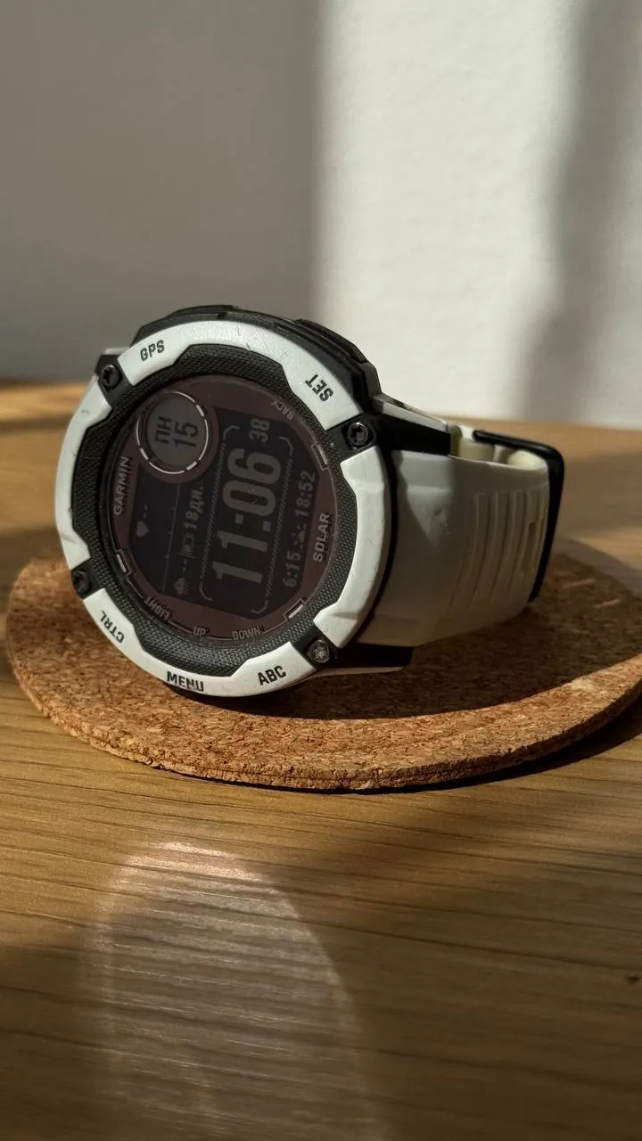 Спортивные смарт-часы Garmin Instinct 2x Solar 1