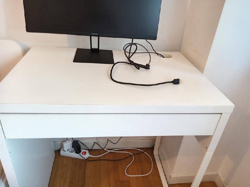Стол IKEA MICKE белый 1