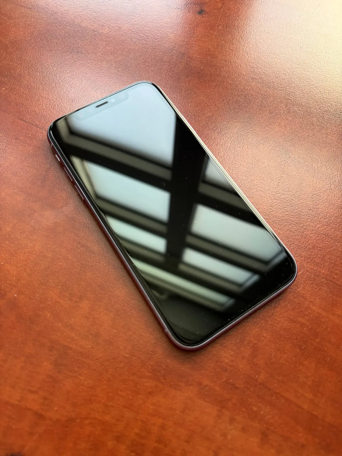 ASUS ROG Phone 8, iPhone 11 и планшет Lenovo Legion 8