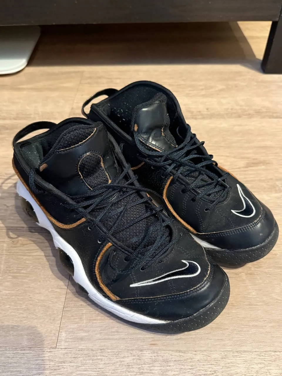 Бутсы Adidas Mundial и кроссовки Nike Flight 7
