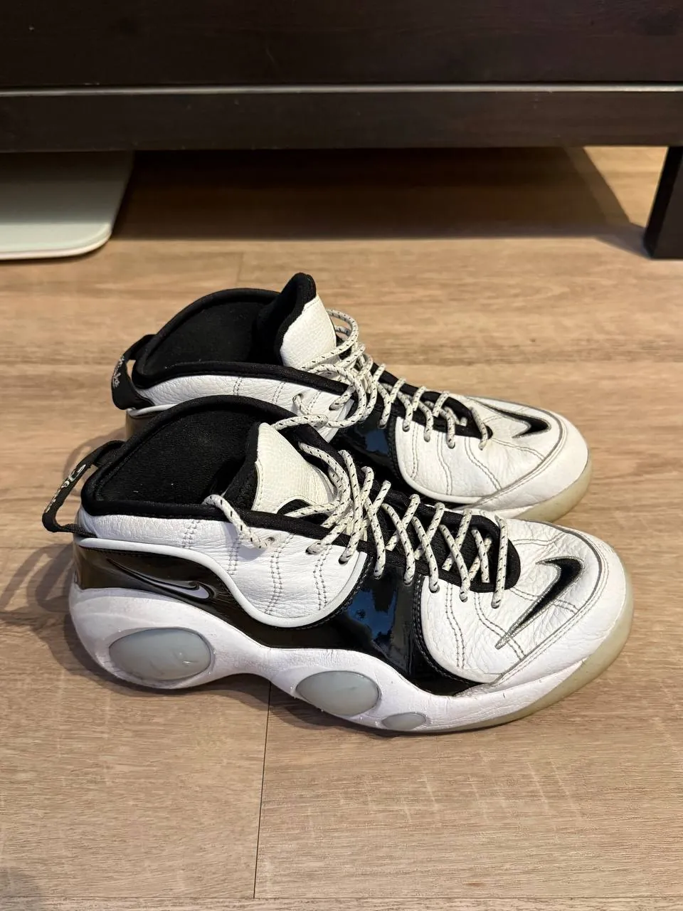 Бутсы Adidas Mundial и кроссовки Nike Flight 5