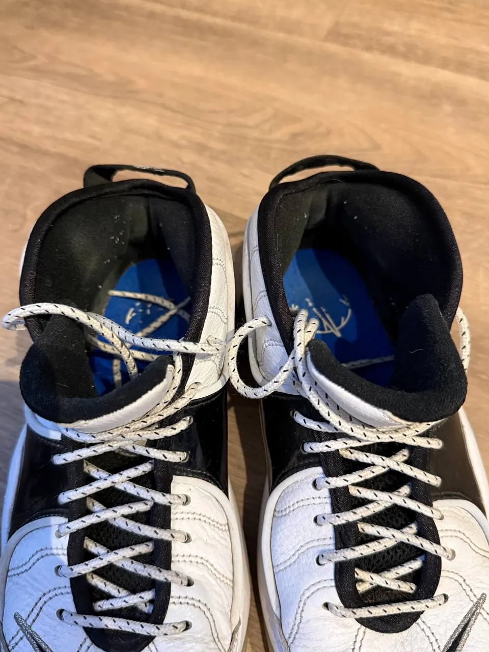 Бутсы Adidas Mundial и кроссовки Nike Flight 6