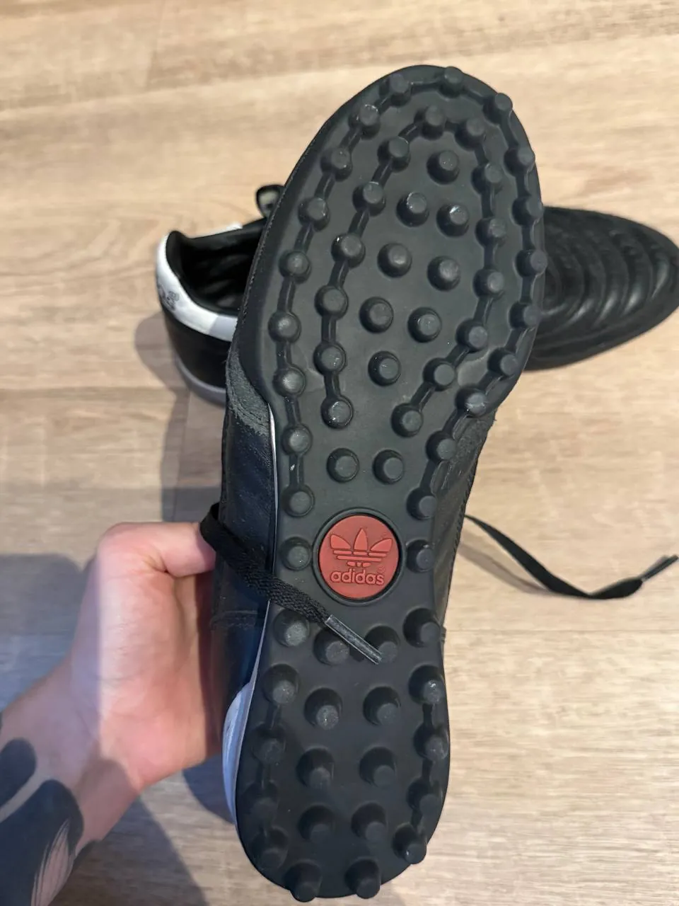 Бутсы Adidas Mundial и кроссовки Nike Flight 2