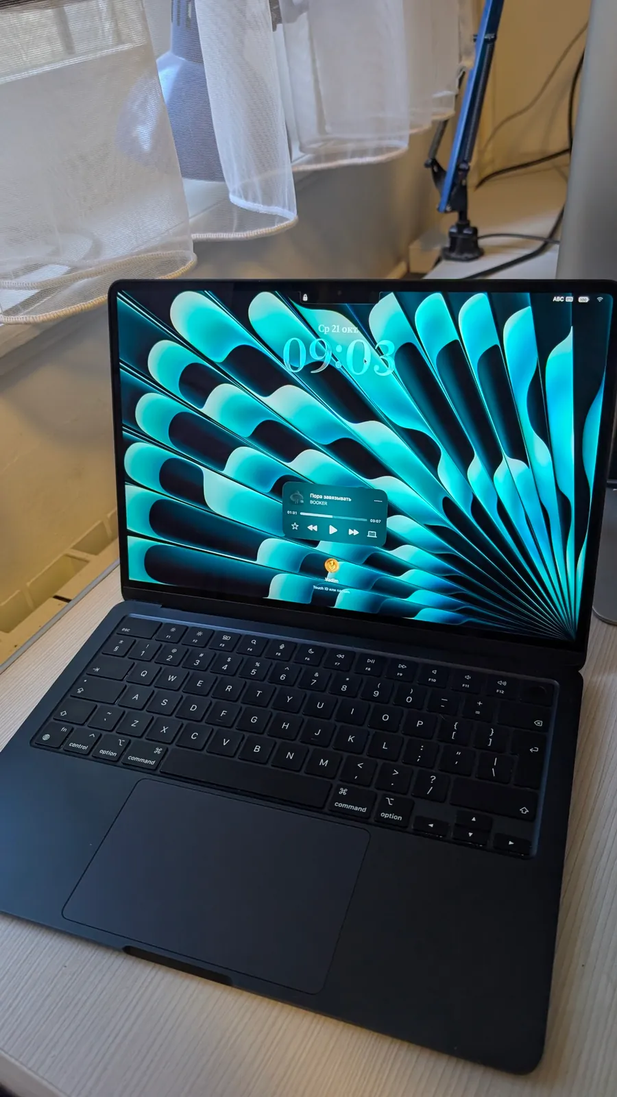 MacBook M3 16/512 Новый Белград 1