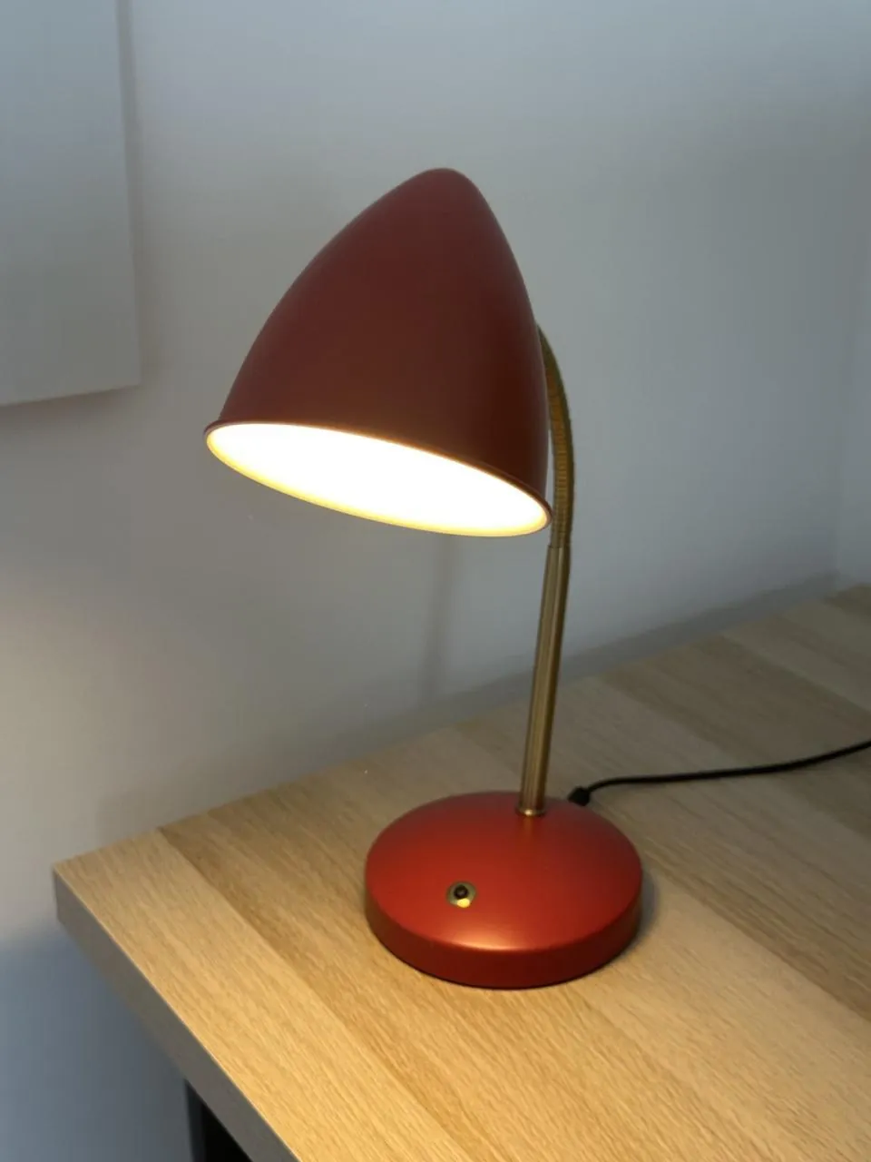 Ковёр лампы часы и картины IKEA 3