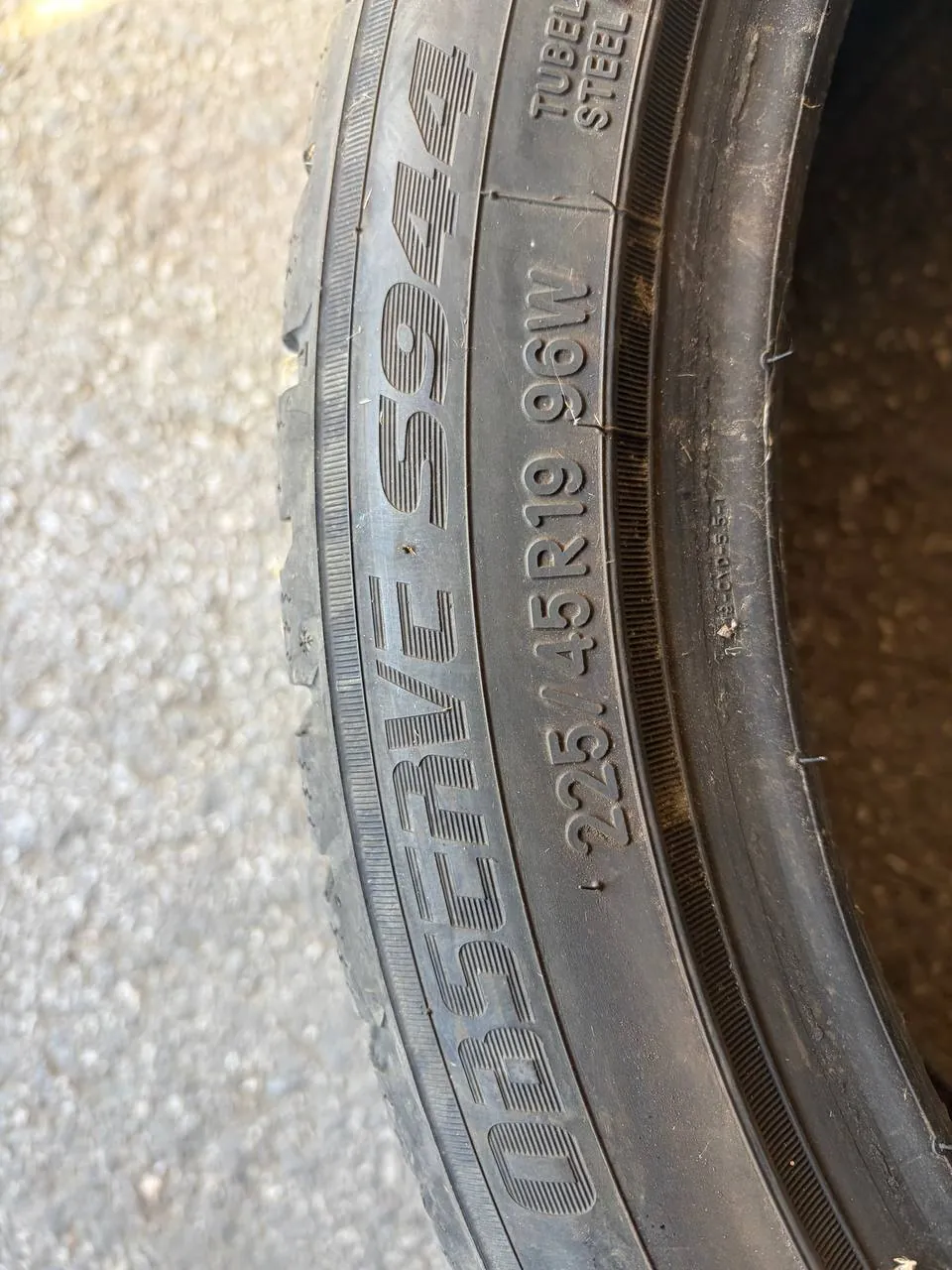 Комплект зимних шин Toyo Observe S944 225/45 R19 3