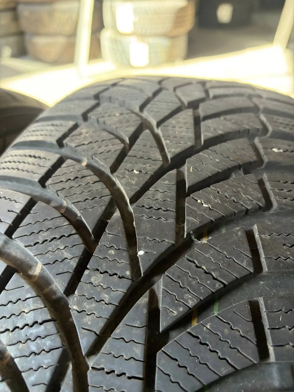 Комплект зимних шин Toyo Observe S944 225/45 R19 5