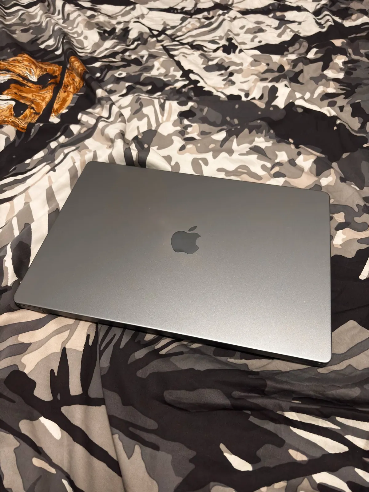 MacBook Pro 16 M2 Pro 16/512 ГБ Space Gray 1
