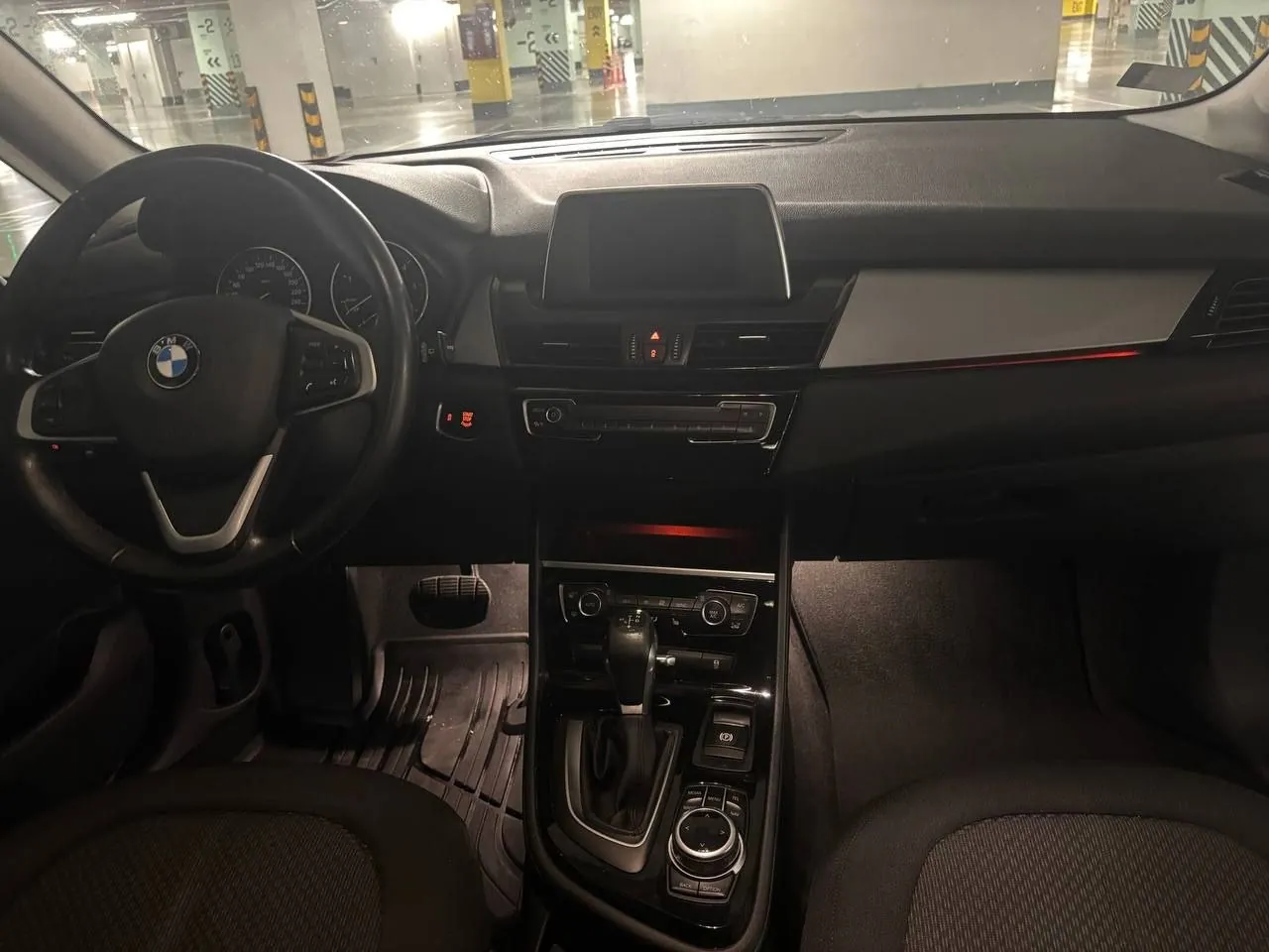 Прокат BMW 218 дизель автомат Белград 5