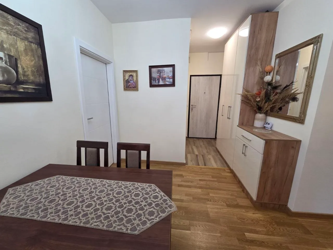 Трёхкомнатная квартира в аренду Младеновац 7
