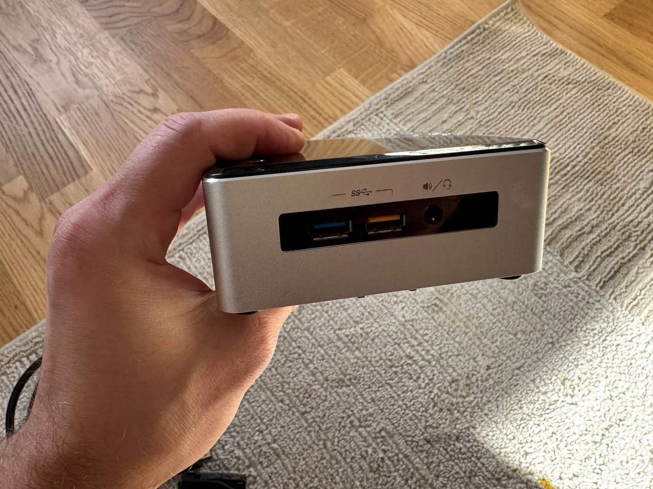 Компактный ПК Intel NUC i7-5557U 1