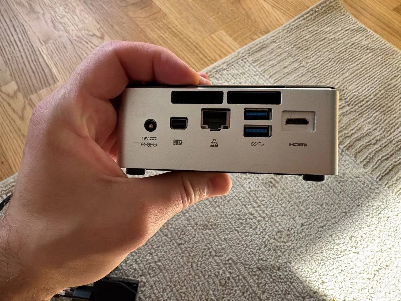 Компактный ПК Intel NUC i7-5557U 3