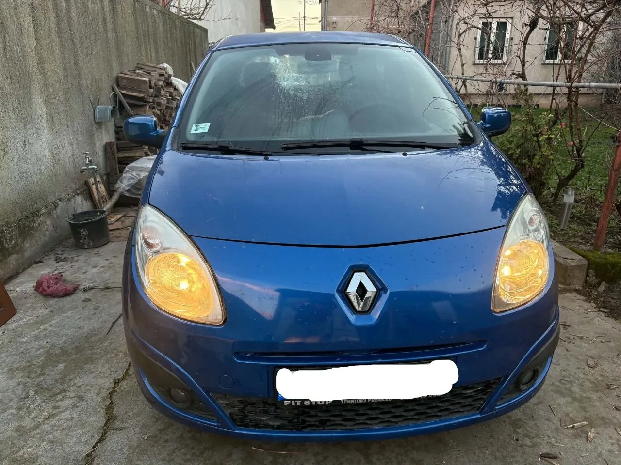 Renault Twingo 1.2 бензин 2011 года 1