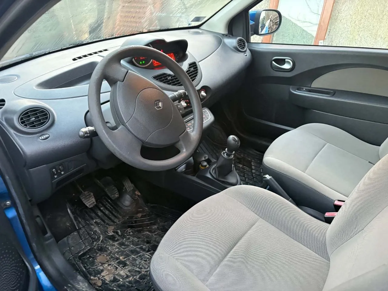 Renault Twingo 1.2 бензин 2011 года 10