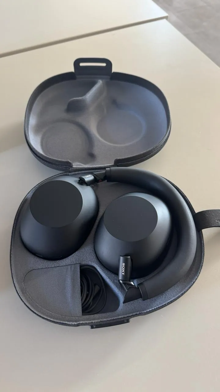 Наушники Sony WH-1000XM6 почти новые Белград 1
