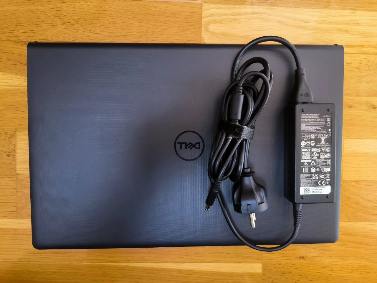 Dell Vostro 3520 i3 16GB 512SSD 4