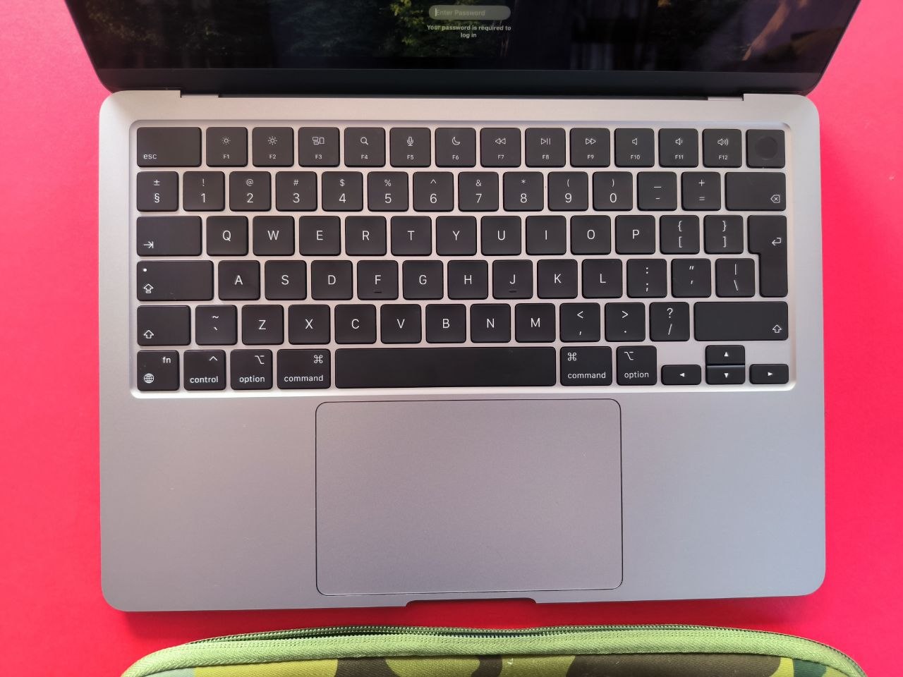 MacBook Air 13 M3 2024 8/256 4