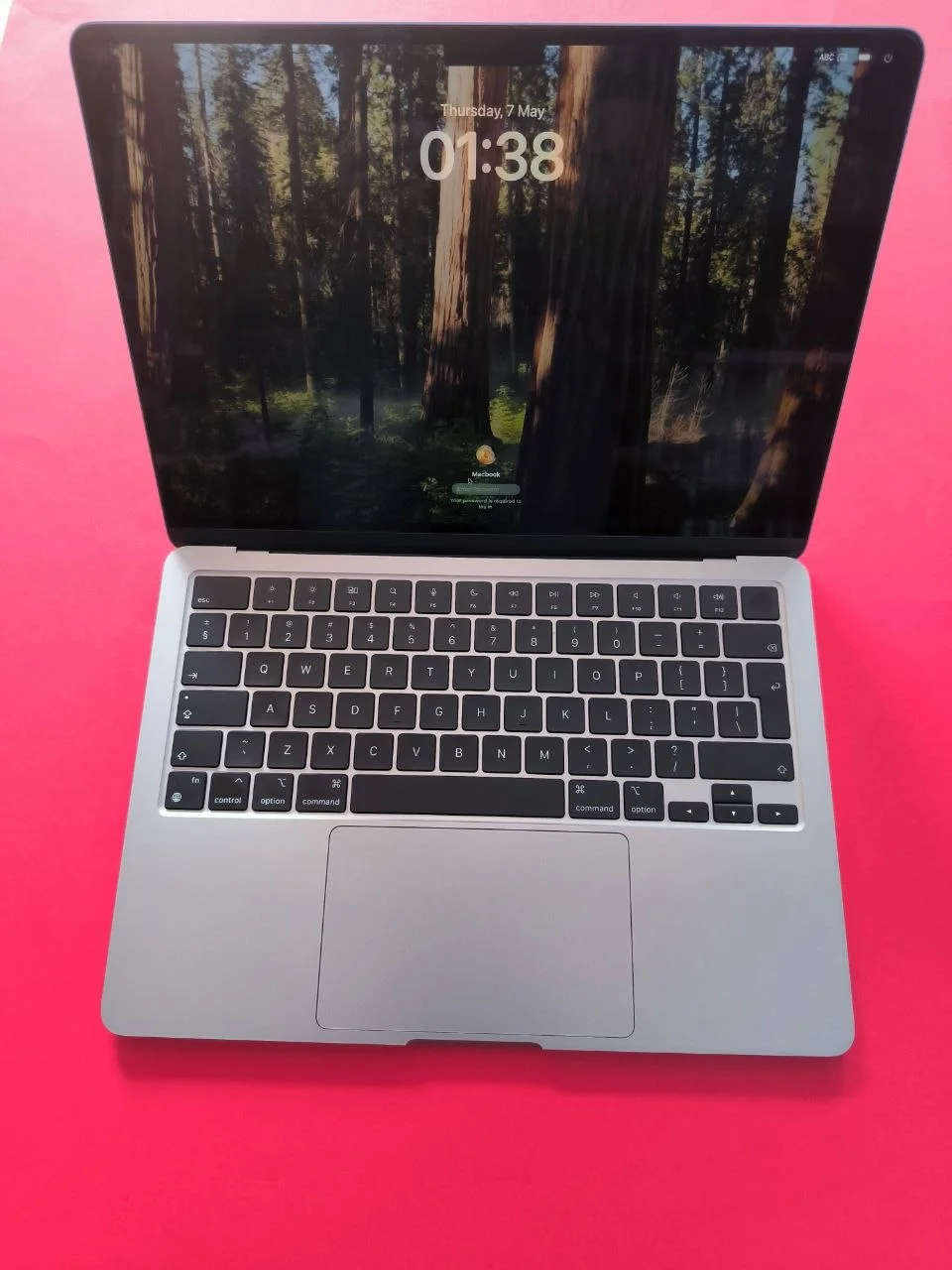 MacBook Air 13 M3 2024 8/256 2