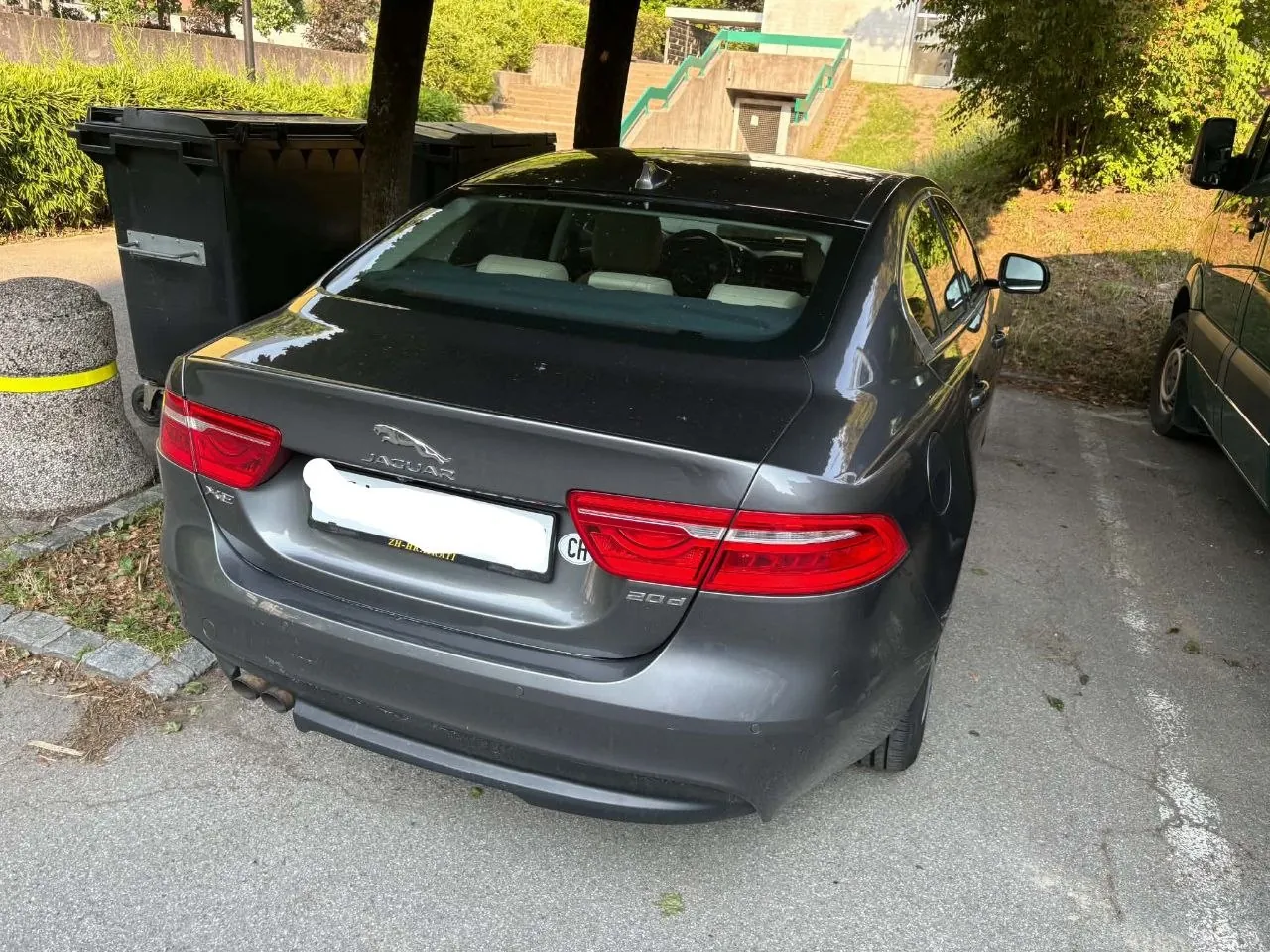 Jaguar XE 20d дизель автомат 2016 4