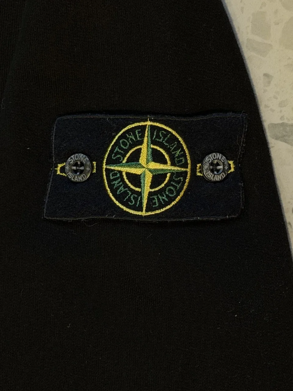 Свитшот Stone Island 2022 размер L Белград 2