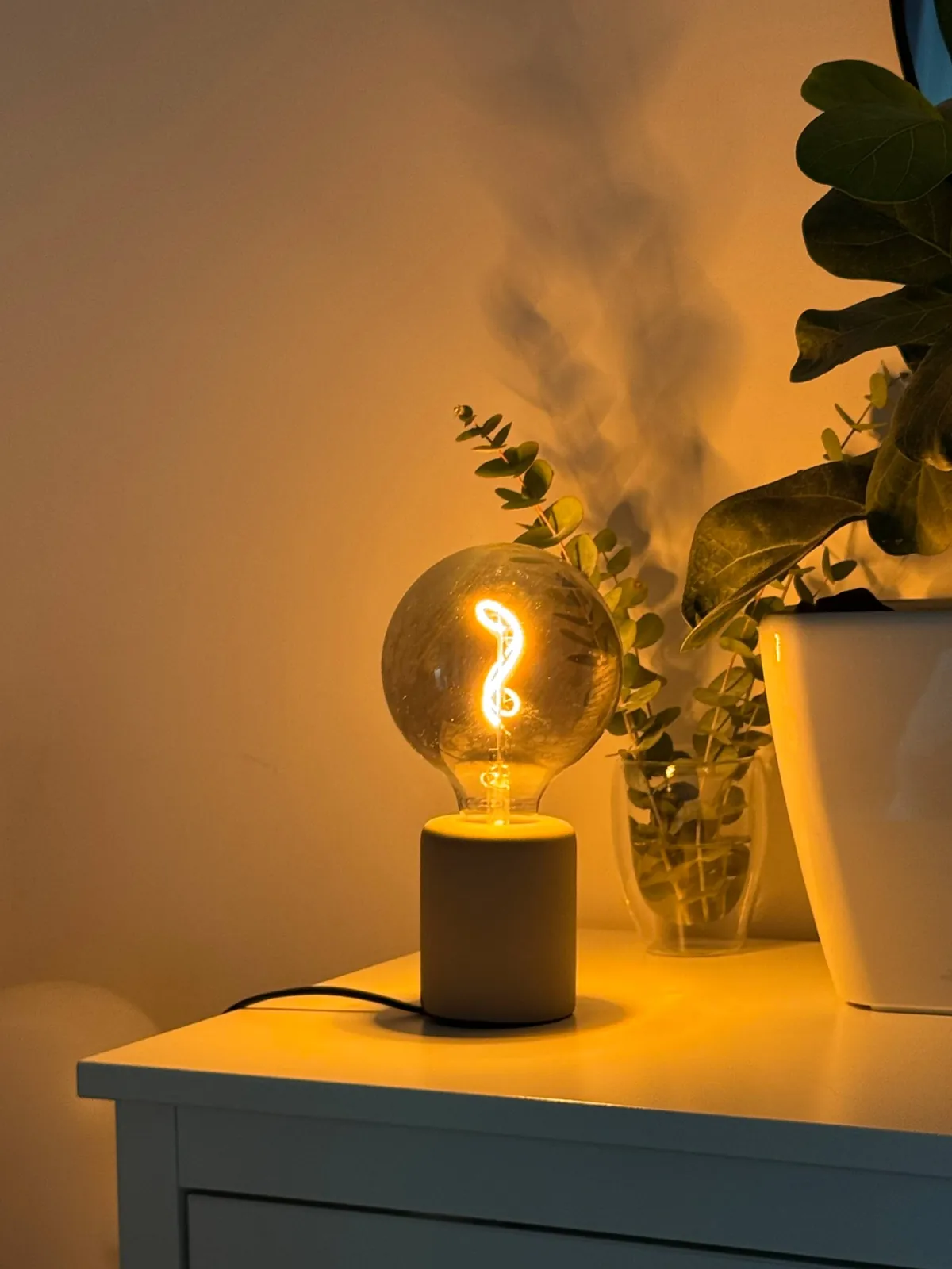 Две настольные лампы IKEA бетонная и LED 1