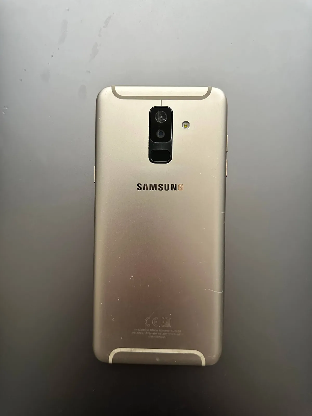 Samsung и iPhone 8 Белград 1