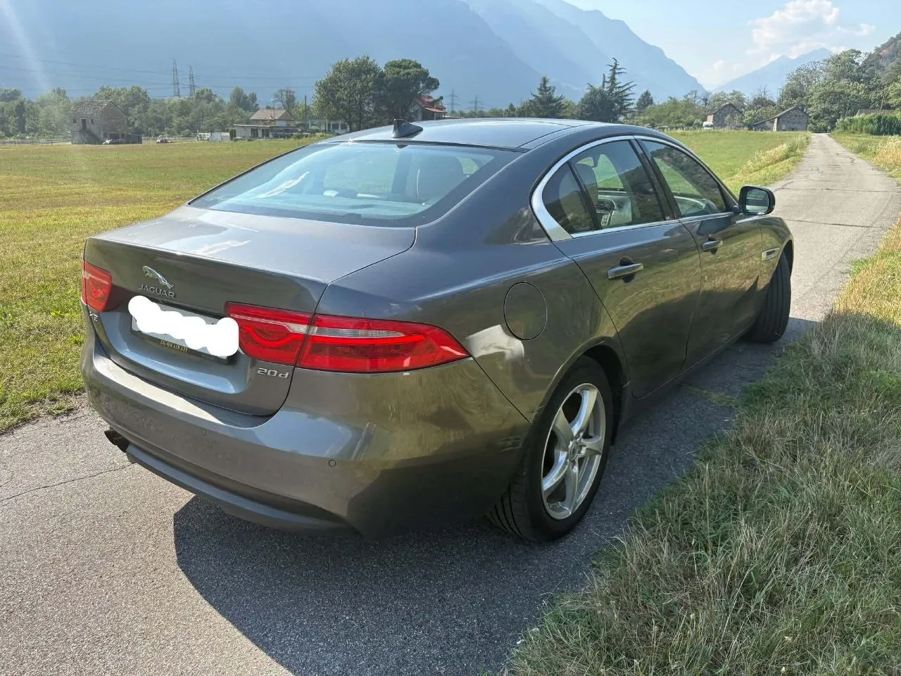 Jaguar XE 20d 2.0 дизель автомат 4