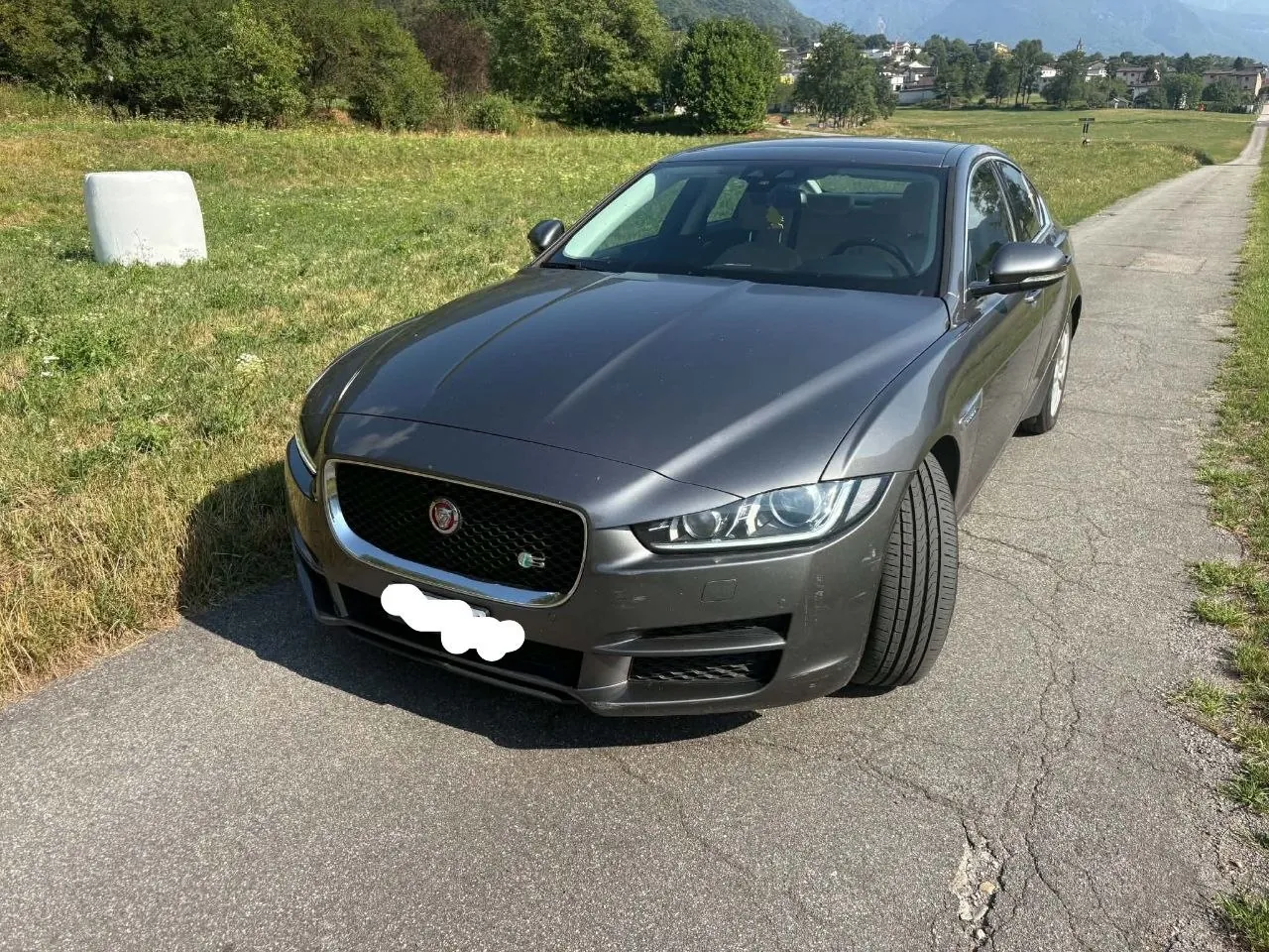 Jaguar XE 20d 2.0 дизель автомат 2