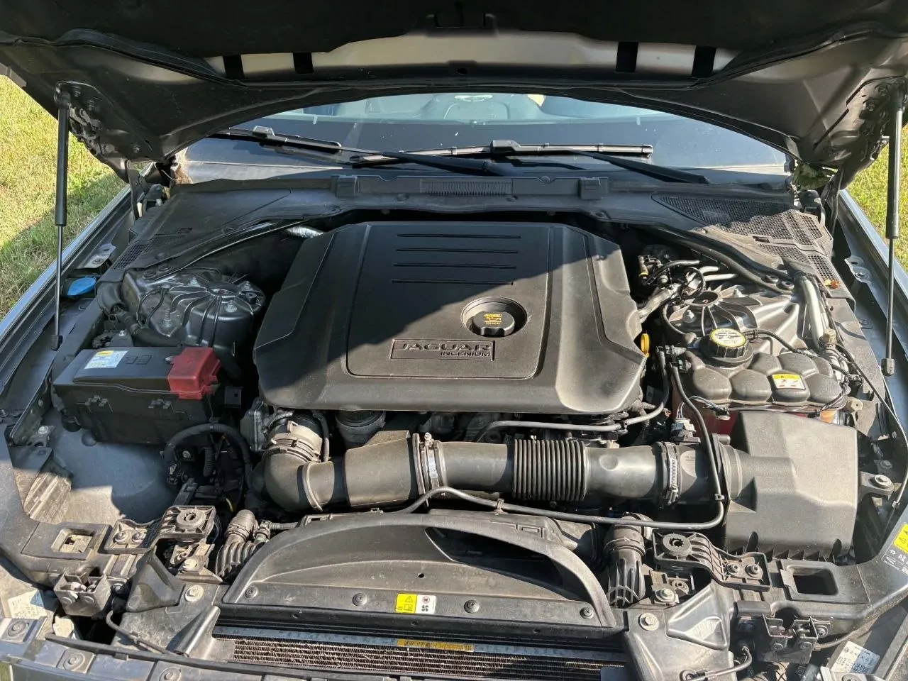 Jaguar XE 20d 2.0 дизель автомат 7