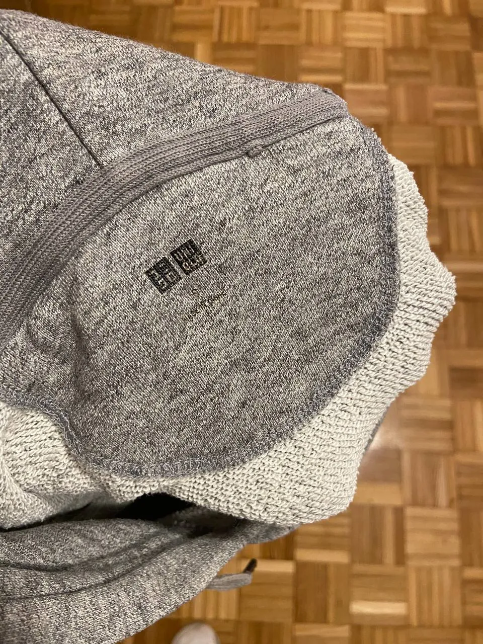 Толстовка UNIQLO размер S Белград 2