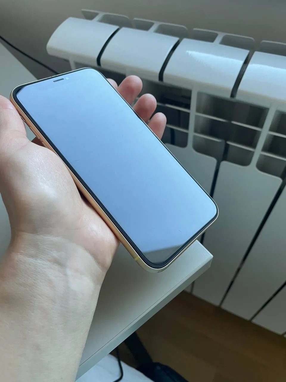 IPhone XR 64 ГБ 4
