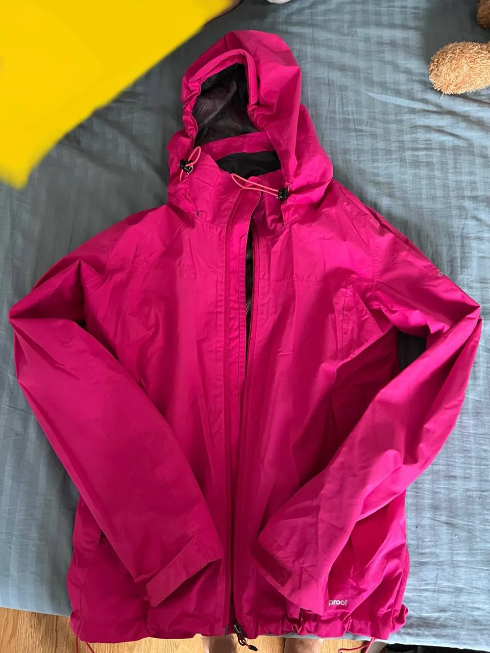 Женская спортивная жилетка Löffler и дождевик Adidas 3