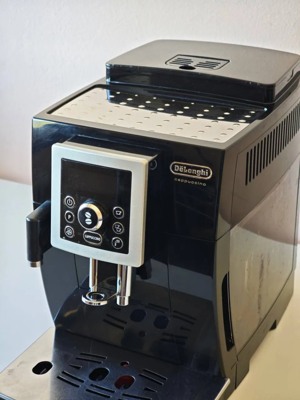 Автоматическая кофемашина De'Longhi Вождовац 2