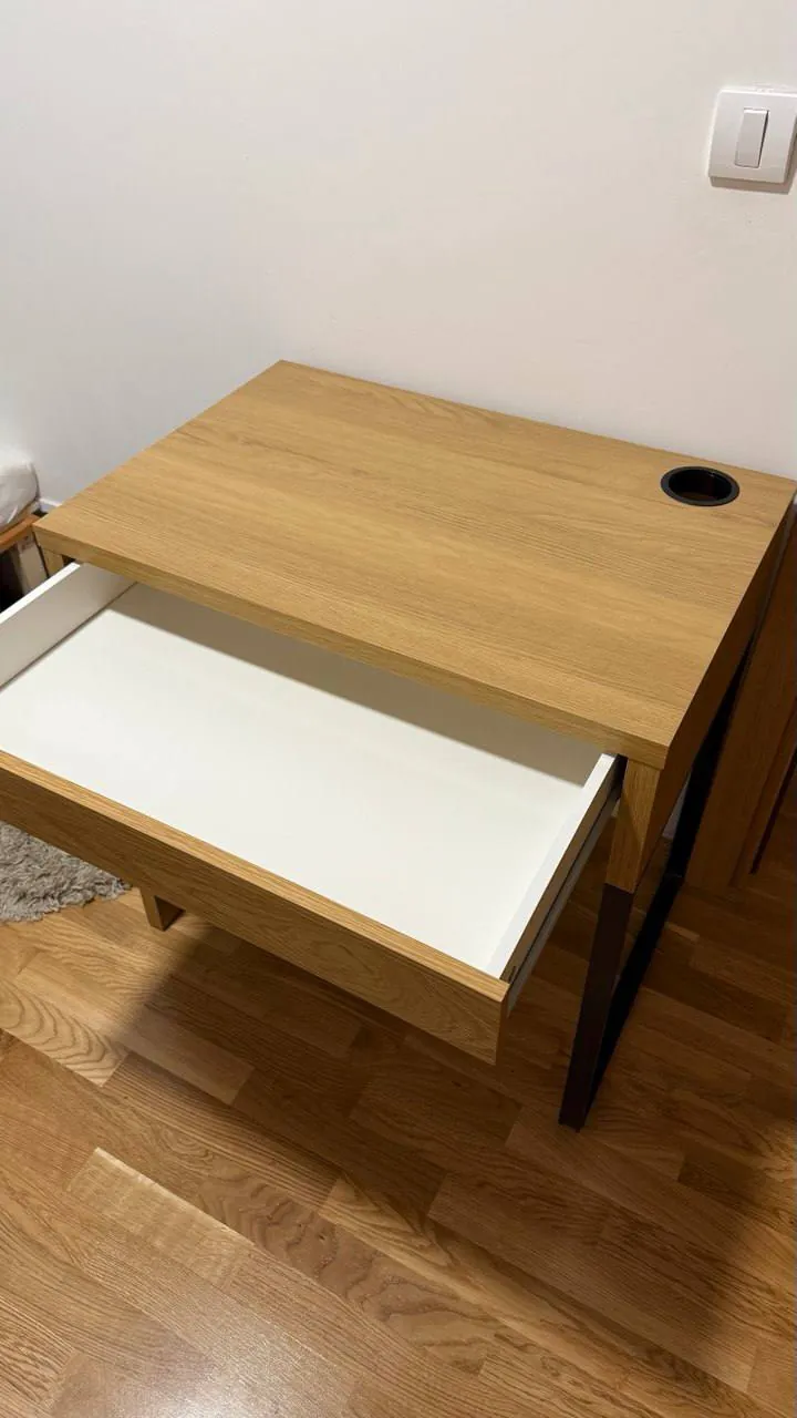 Стол IKEA с выдвижным ящиком 2