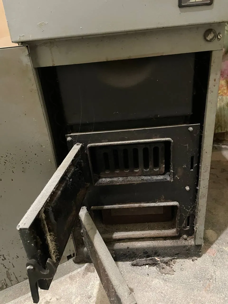 Котёл Megal M10 10 кВт на твёрдом топливе с насосом 2