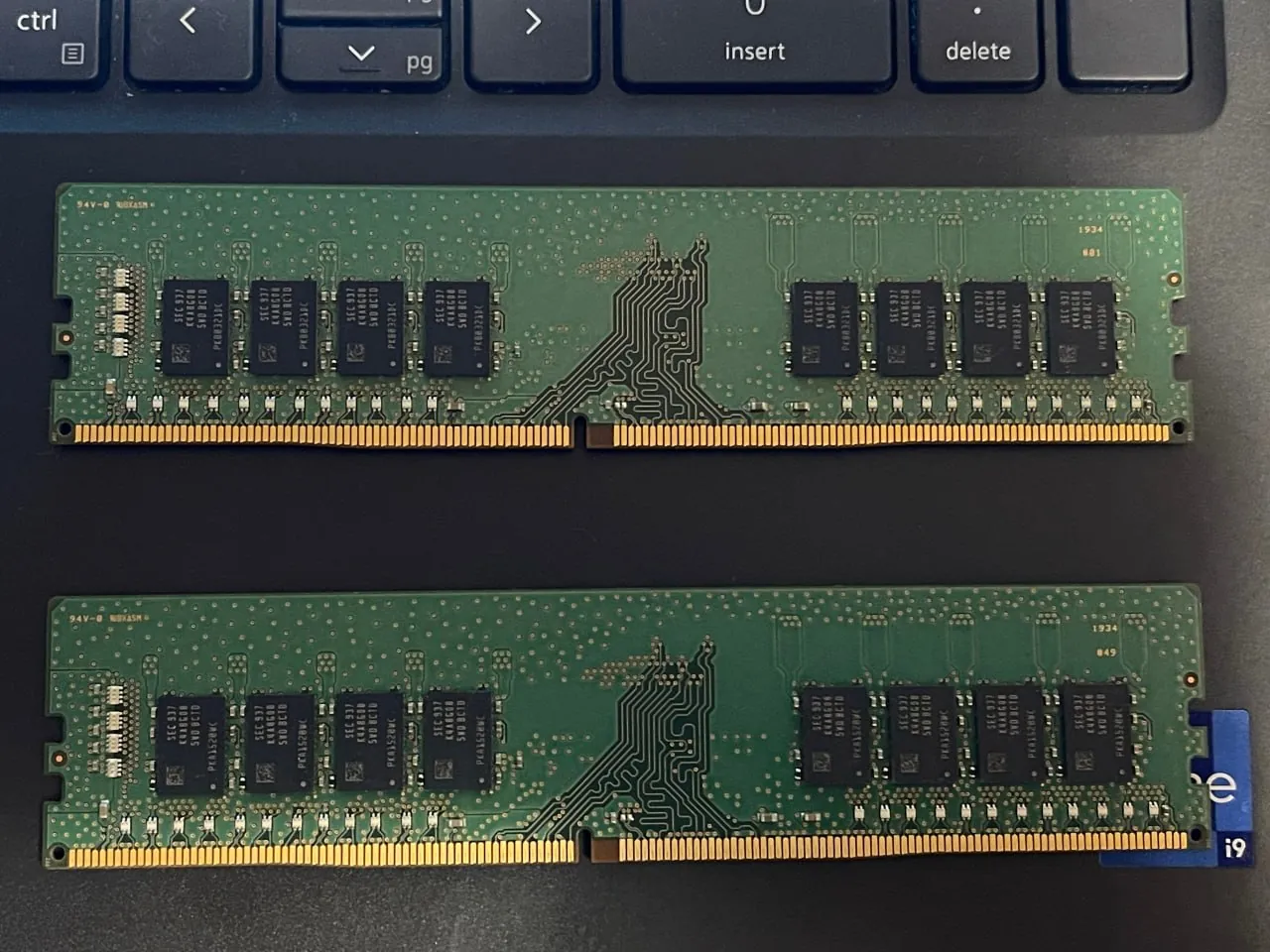 Оперативная память Samsung DDR4 и SSD Kingston Земун 2