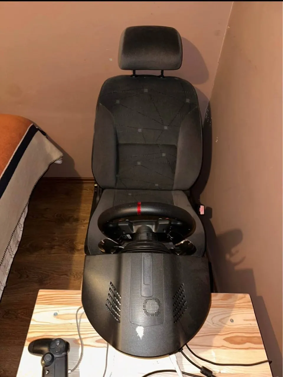 Симрейсинг-стенд Thrustmaster T500RS с деревянной рамой 4
